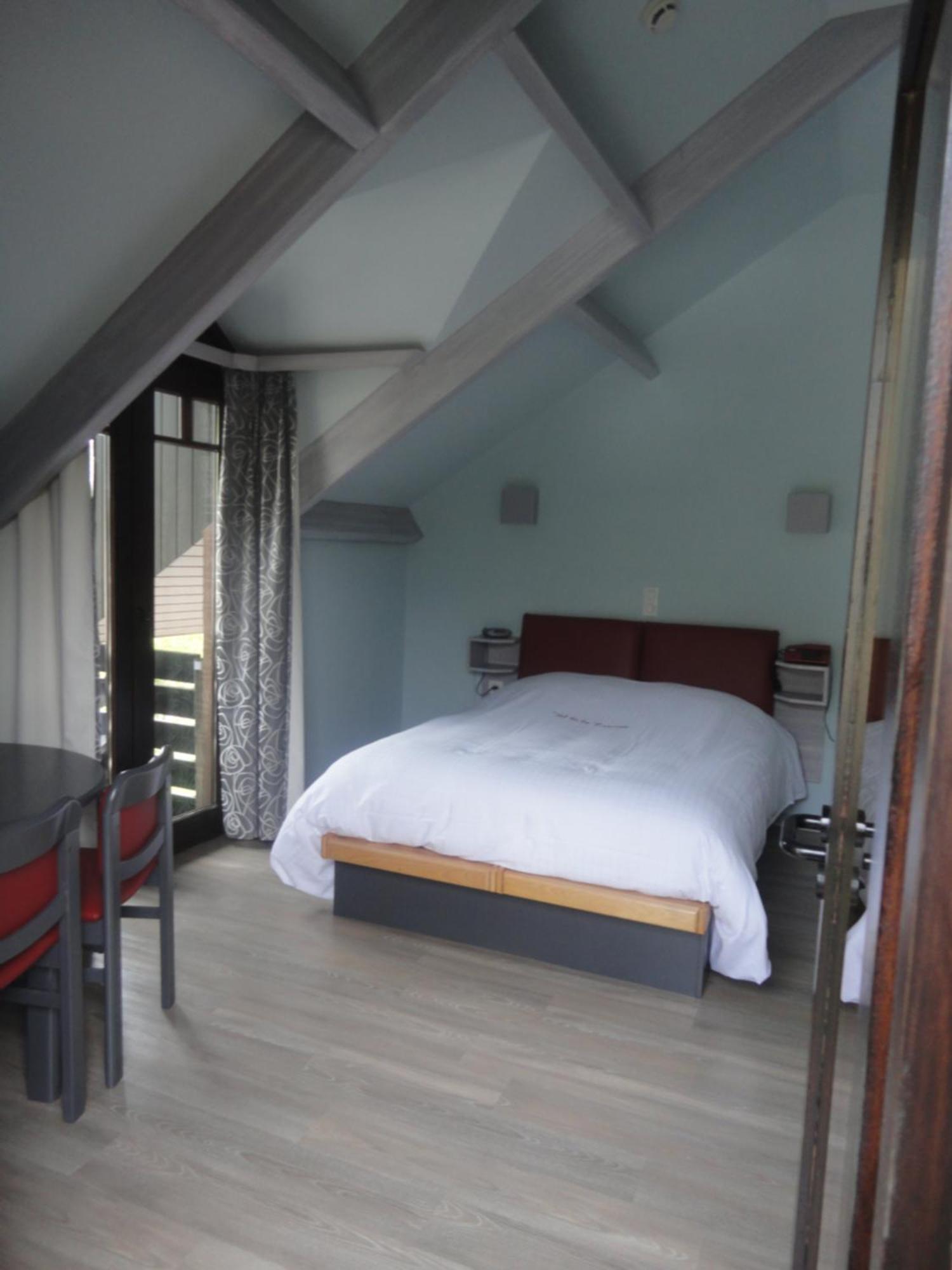 Hotel Val De La Cascade Ставело Екстериор снимка